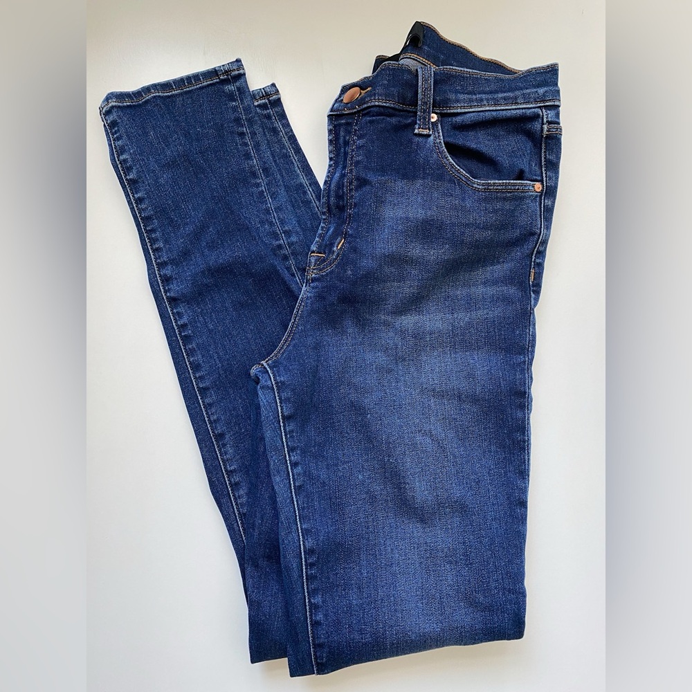 LIKE NEW J BRAND 29” High-Rise Skinny Jeans